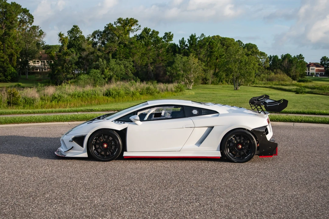 2013 Lamborghini Gallardo LP570-4 Super Trofeo Stradale - Image 23 of 31