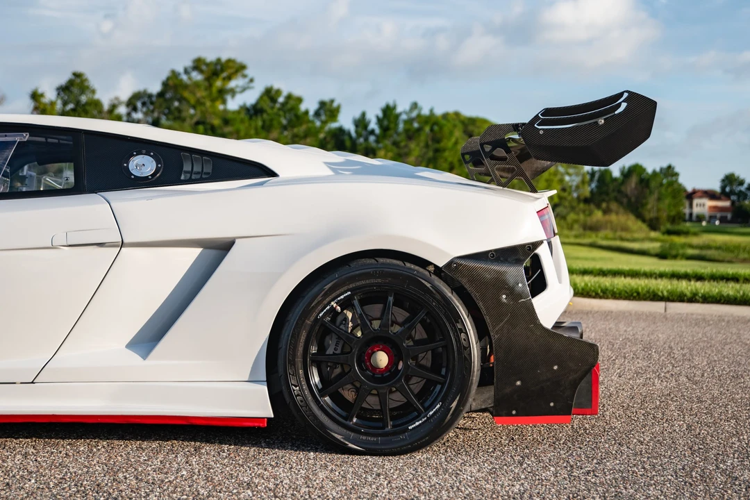 2013 Lamborghini Gallardo LP570-4 Super Trofeo Stradale - Image 29 of 31