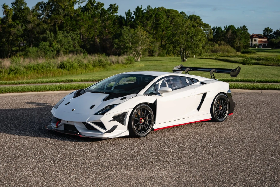 2013 Lamborghini Gallardo LP570-4 Super Trofeo Stradale - Image 3 of 31