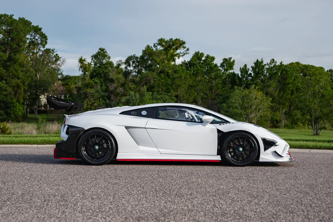2013 Lamborghini Gallardo LP570-4 Super Trofeo Stradale - Image 11 of 31