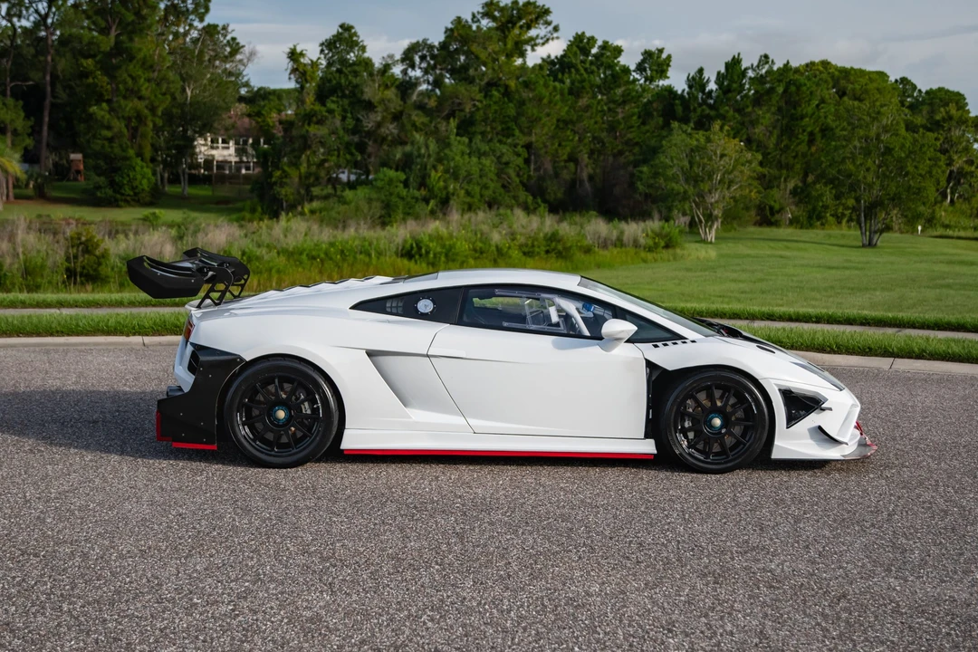 2013 Lamborghini Gallardo LP570-4 Super Trofeo Stradale - Image 12 of 31