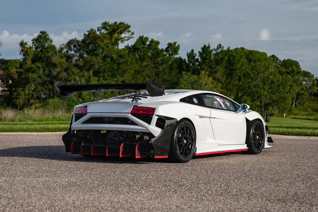 2013 Lamborghini Gallardo LP570-4 Super Trofeo Stradale - Image 13 of 31