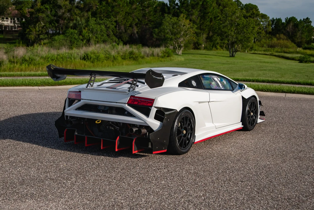 2013 Lamborghini Gallardo LP570-4 Super Trofeo Stradale - Image 14 of 31