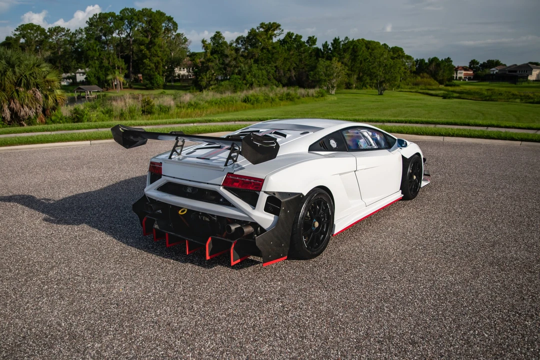 2013 Lamborghini Gallardo LP570-4 Super Trofeo Stradale - Image 15 of 31