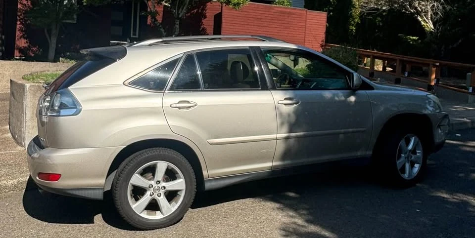 2005 Lexus RX 2nd Gen - Image 2 of 4