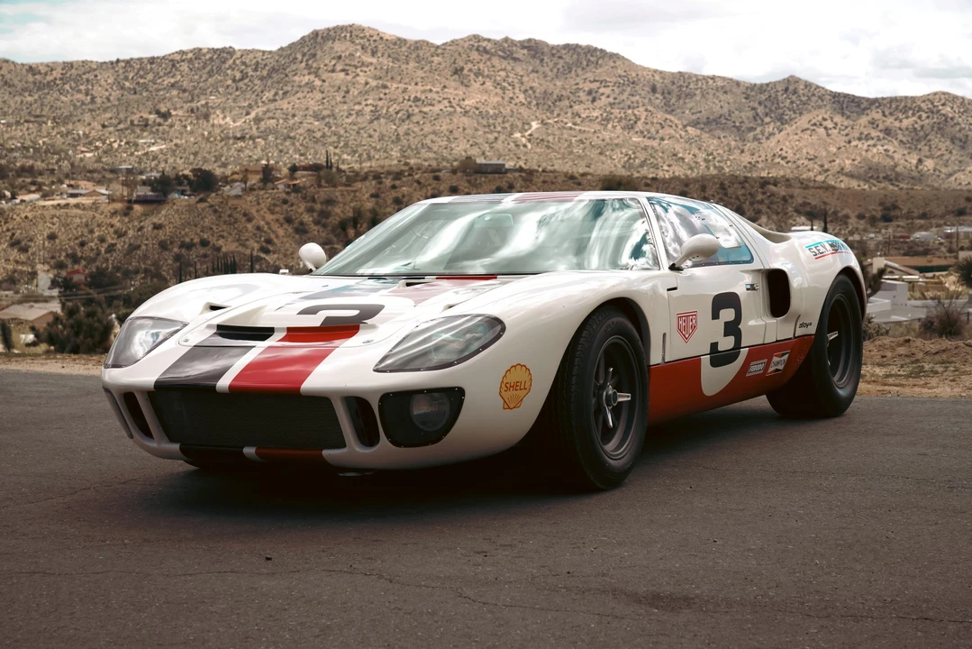 Ford Replica - Image 2 of 31