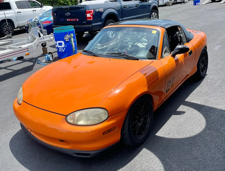 1999 Mazda NB MX-5 Miata - Image 4 of 10