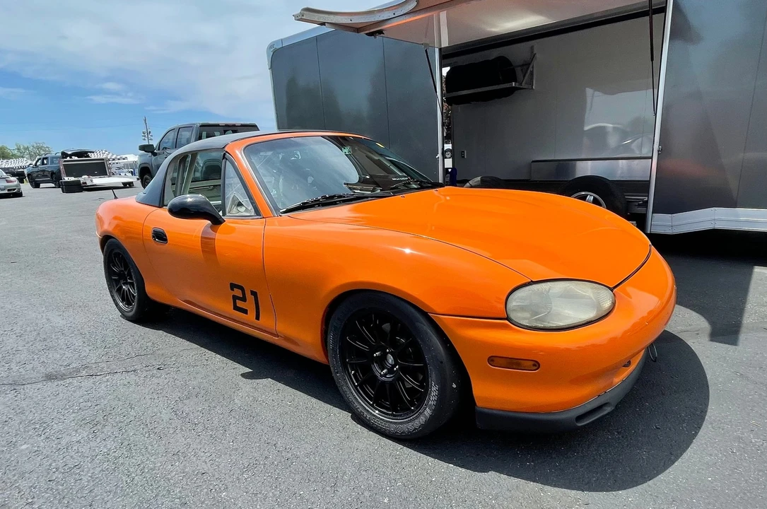 1999 Mazda NB MX-5 Miata - Image 2 of 10