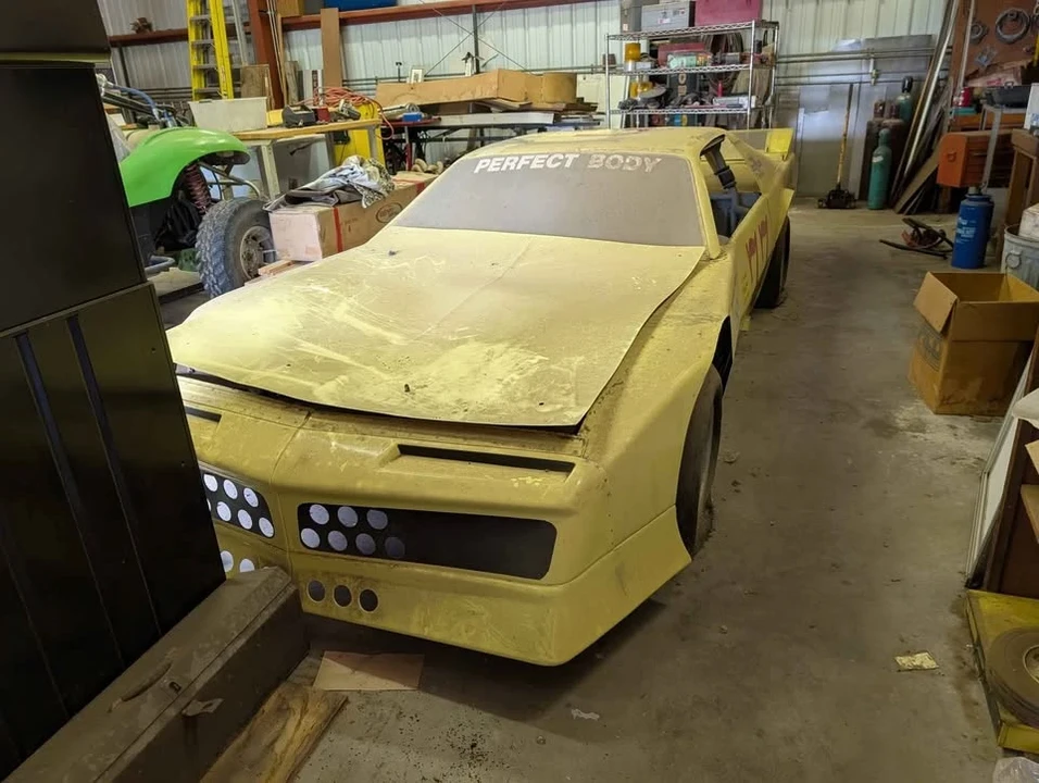 Parts & Memorabilia Rolling Chassis - Image 2 of 5