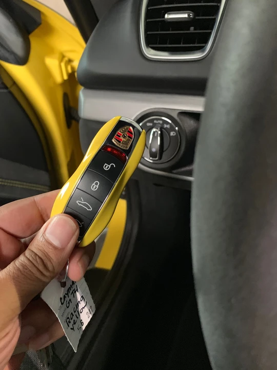 2016 Porsche 981 Cayman GT4 - Image 3 of 8