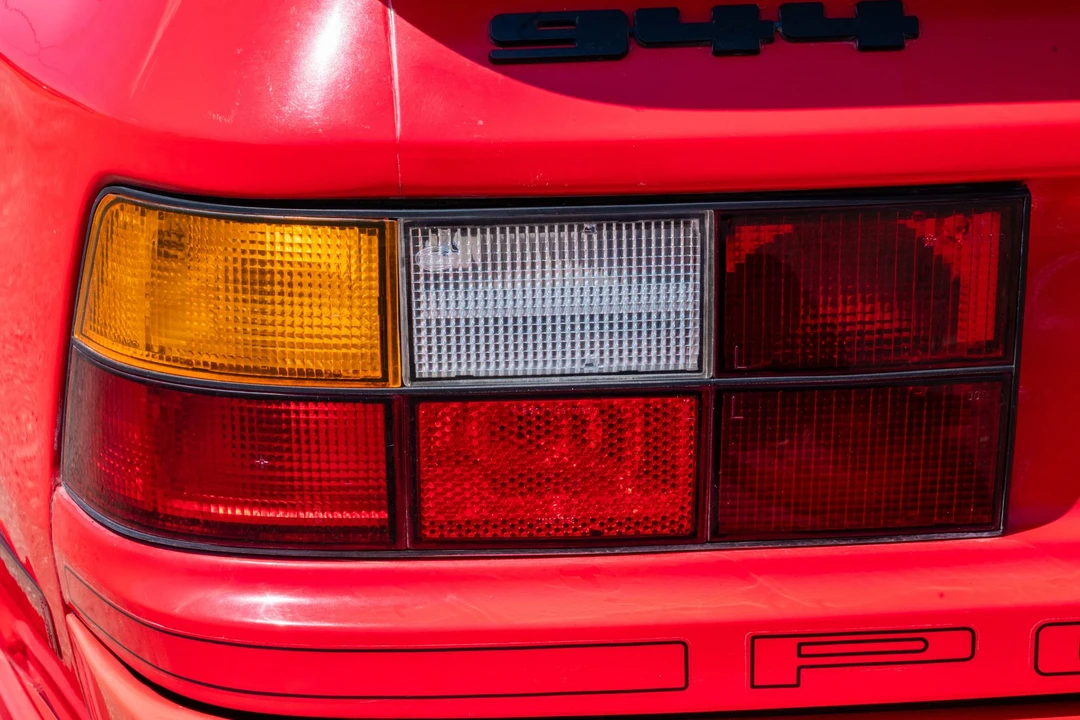 1986 Porsche 944 Turbo - Image 16 of 31