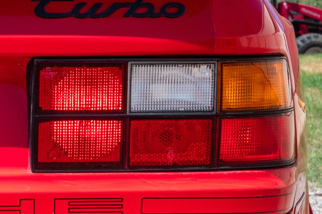 1986 Porsche 944 Turbo - Image 15 of 31