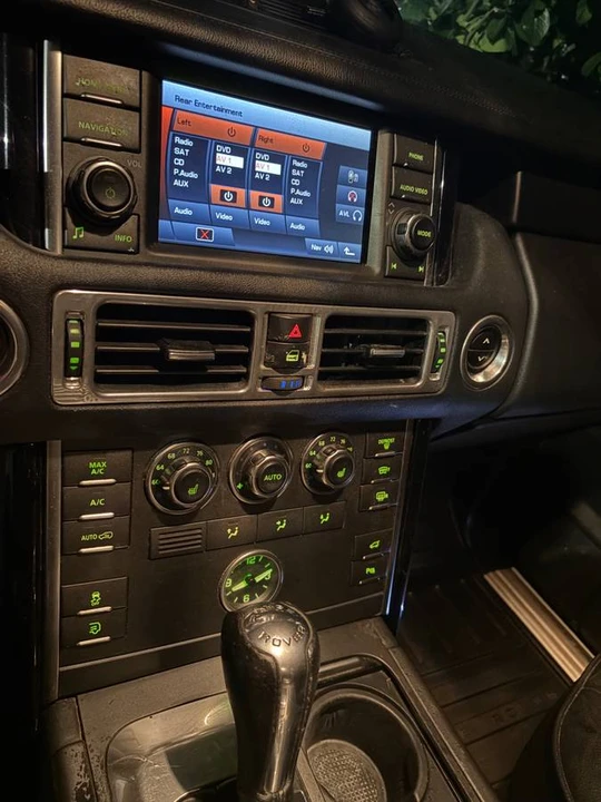 2011 Land Rover Range Rover L322 - Image 2 of 12