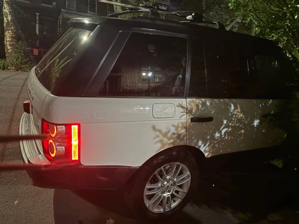 2011 Land Rover Range Rover L322 - Image 10 of 12
