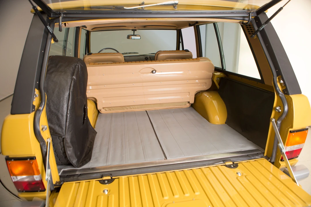 Land Rover Range Rover Classic - Image 12 of 17