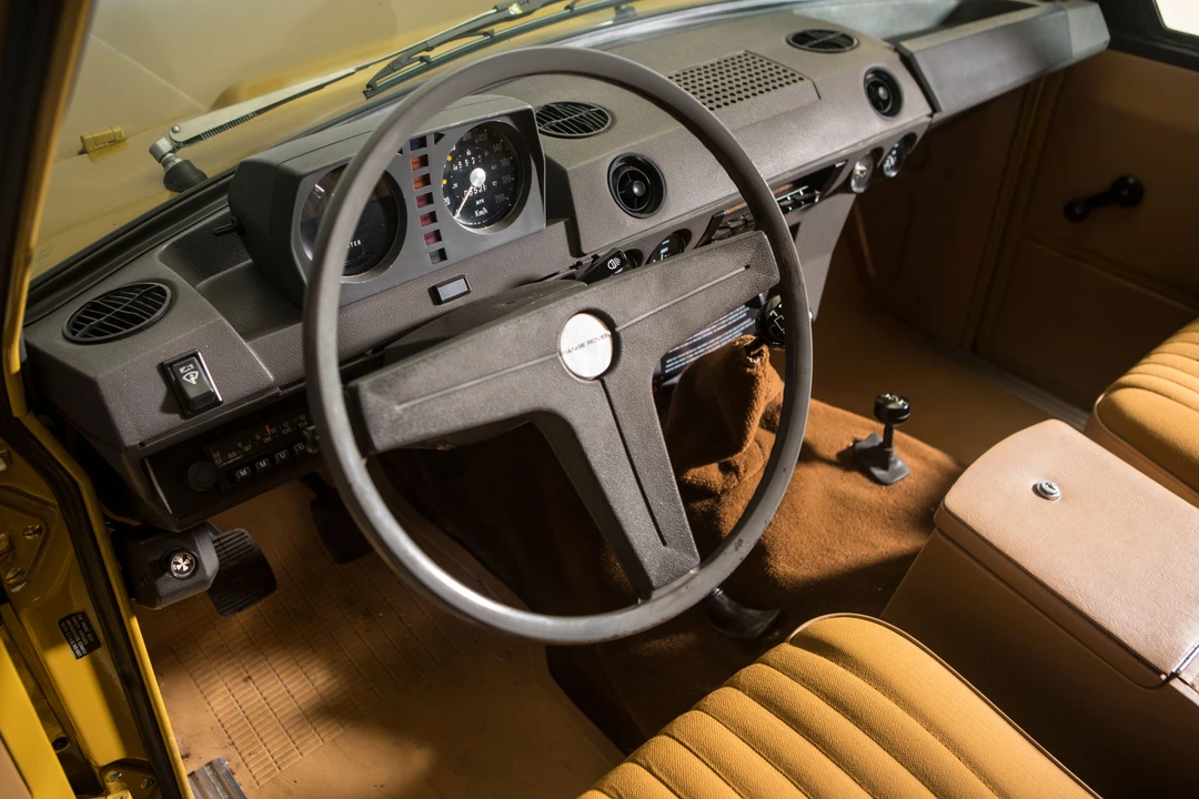 Land Rover Range Rover Classic - Image 7 of 17