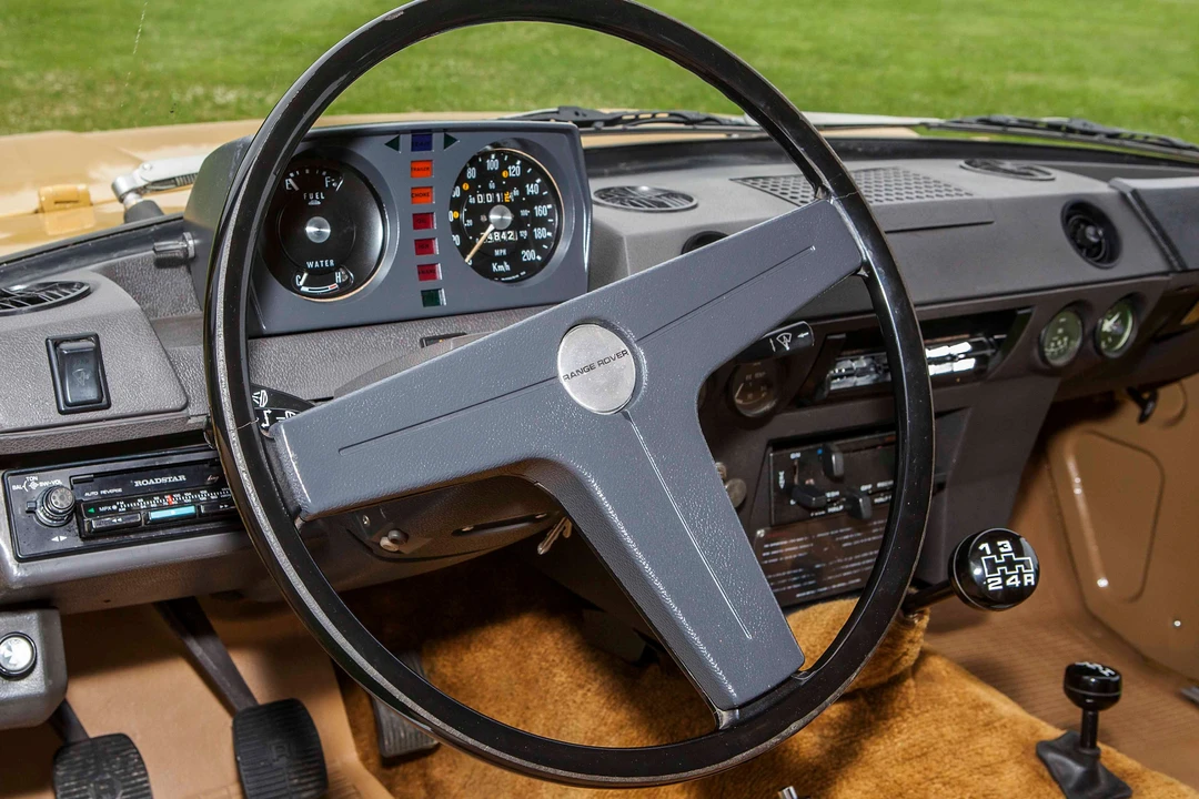 Land Rover Range Rover Classic - Image 8 of 18