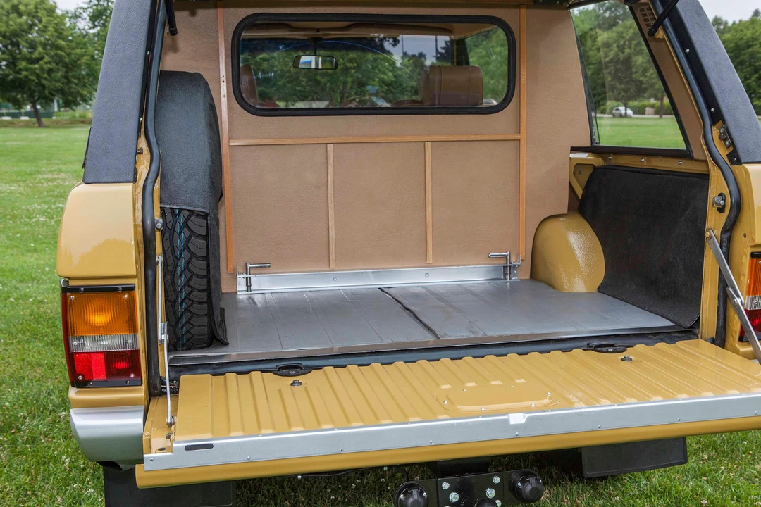 Land Rover Range Rover Classic - Image 11 of 18