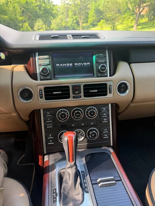 2012 Land Rover Range Rover L322 - Image 10 of 11