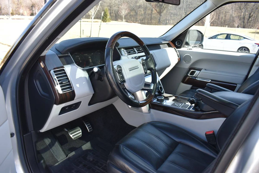2015 Land Rover Range Rover L405 - Image 5 of 12