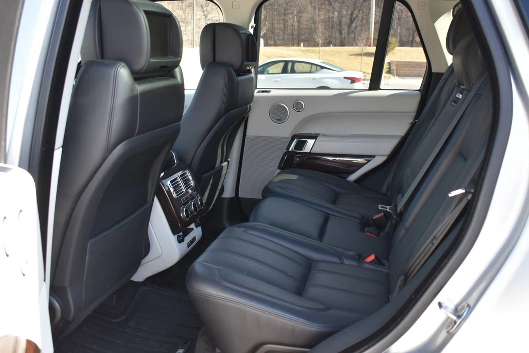 2015 Land Rover Range Rover L405 - Image 10 of 12