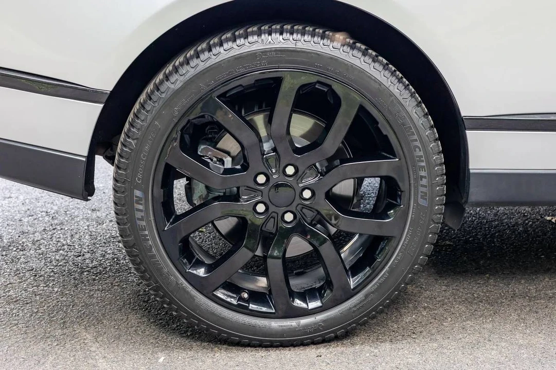2017 Land Rover Range Rover L405 - Image 11 of 24