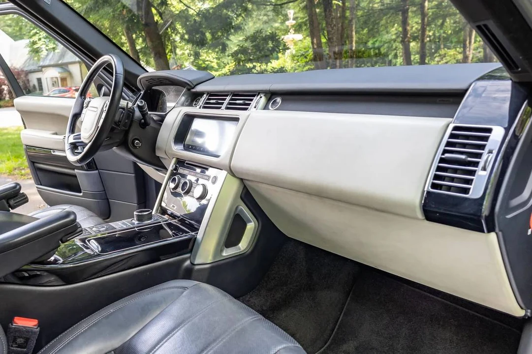 2017 Land Rover Range Rover L405 - Image 18 of 24