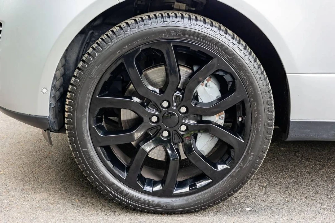 2017 Land Rover Range Rover L405 - Image 9 of 24