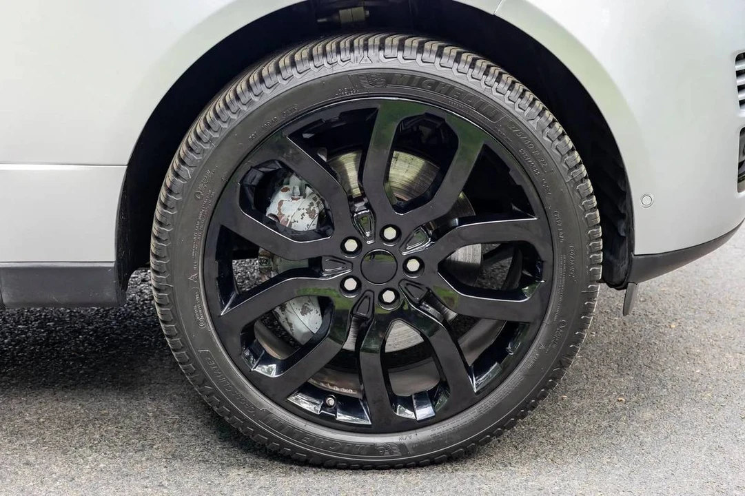 2017 Land Rover Range Rover L405 - Image 12 of 24