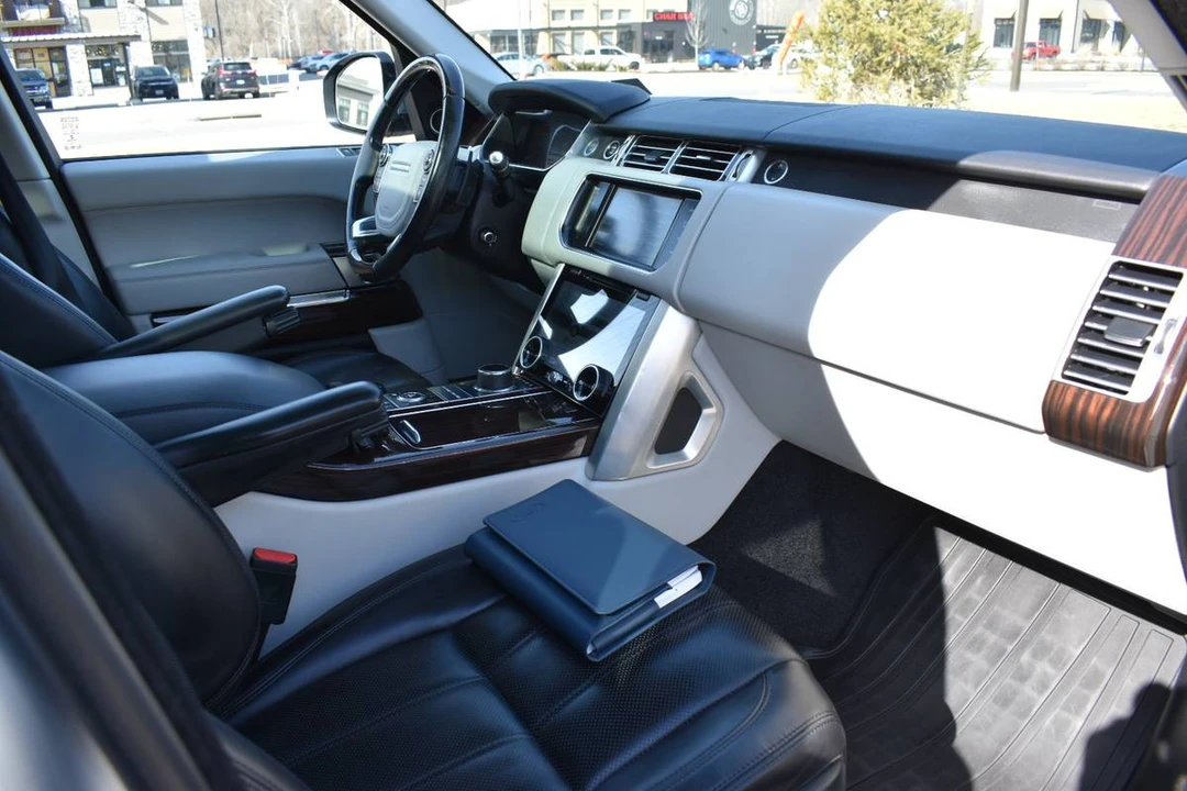 2015 Land Rover Range Rover L405 - Image 13 of 19