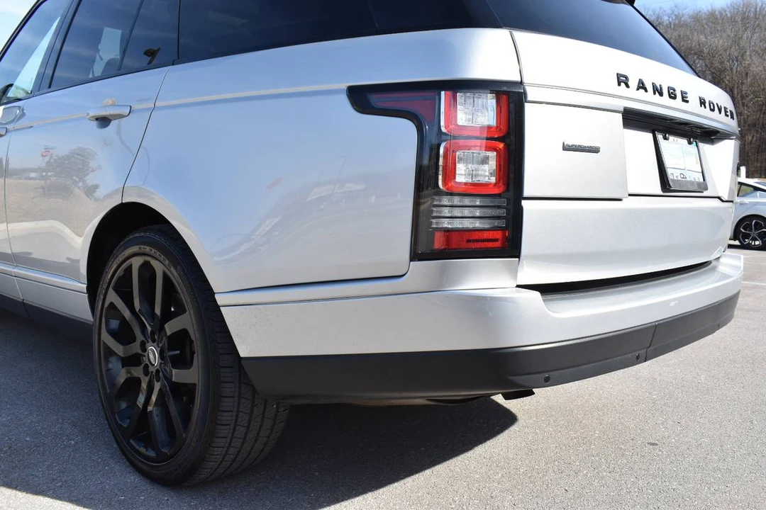 2015 Land Rover Range Rover L405 - Image 5 of 19