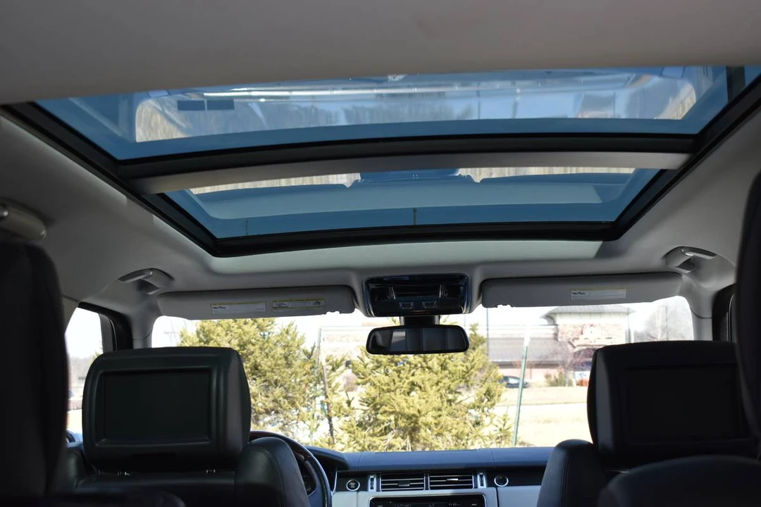 2015 Land Rover Range Rover L405 - Image 15 of 19