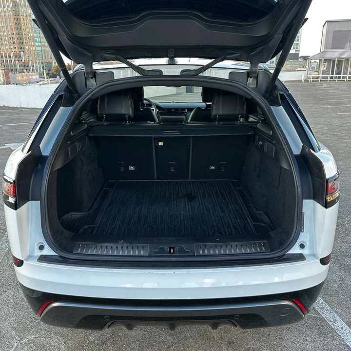 2018 Land Rover Range Rover Velar - Image 16 of 18