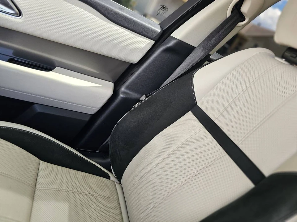 2019 Land Rover Range Rover Velar - Image 9 of 9