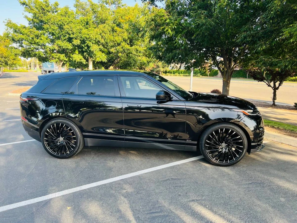 2019 Land Rover Range Rover Velar - Image 9 of 10