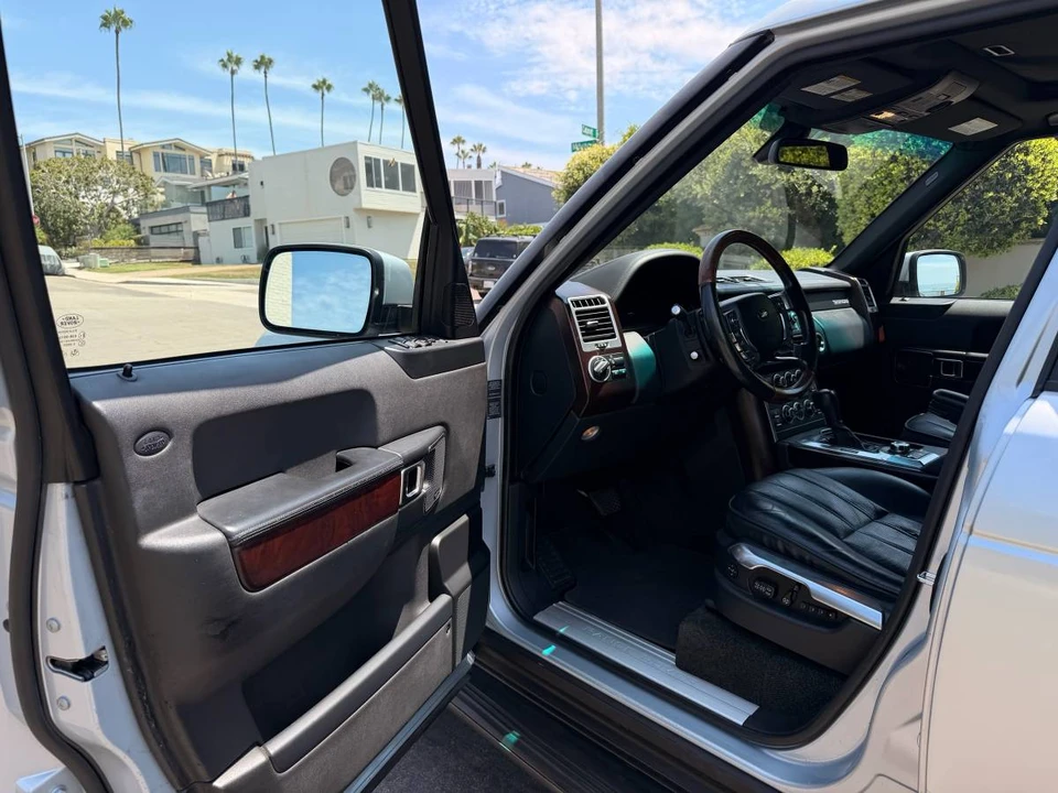 2011 Land Rover Range Rover L322 - Image 9 of 19