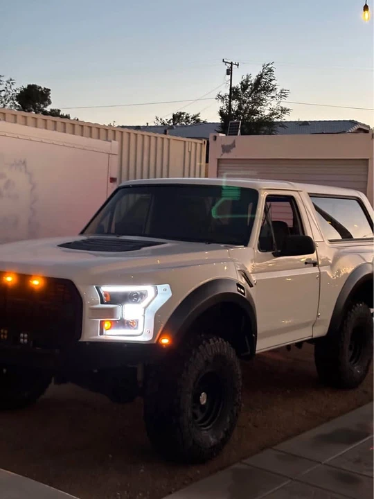 1995 Ford Bronco 5th Gen - Image 2 of 10