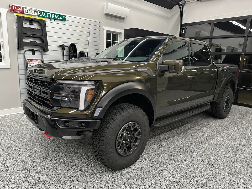 2025 Ford F-150 Raptor 14th Gen - Image 2 of 7