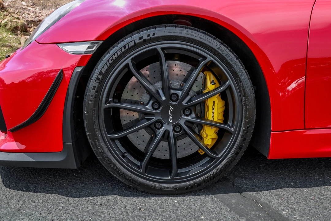 2016 Porsche 981 Cayman GT4 - Image 16 of 31