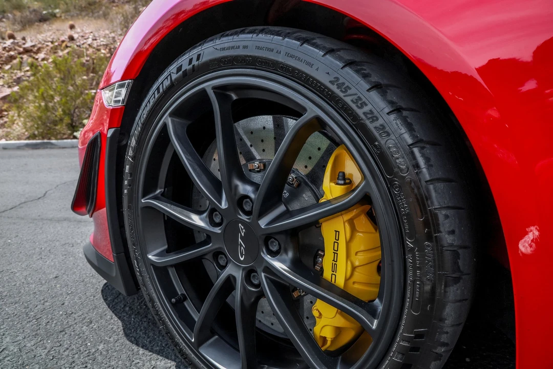 2016 Porsche 981 Cayman GT4 - Image 17 of 31