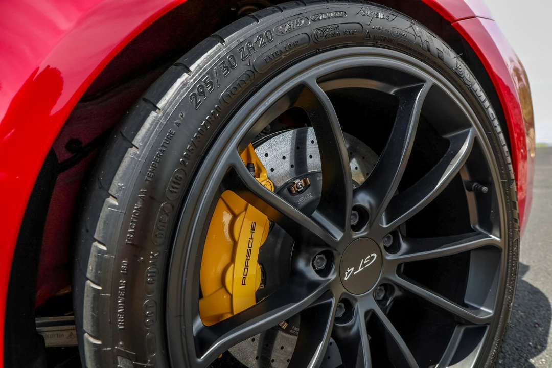 2016 Porsche 981 Cayman GT4 - Image 19 of 31