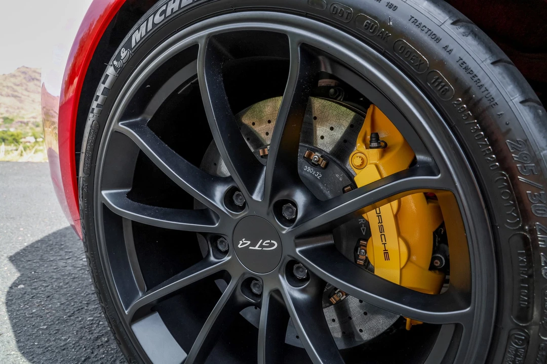 2016 Porsche 981 Cayman GT4 - Image 21 of 31