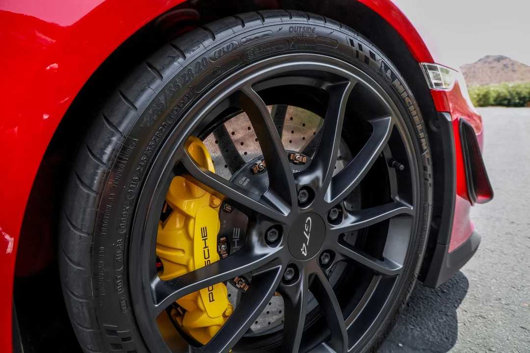 2016 Porsche 981 Cayman GT4 - Image 23 of 31