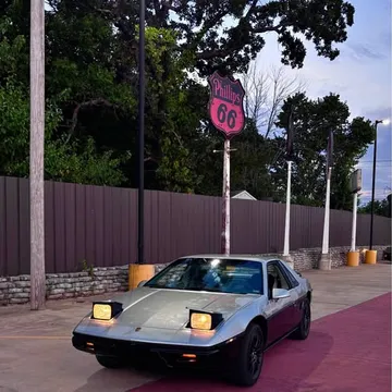 1985 Pontiac Fiero Base