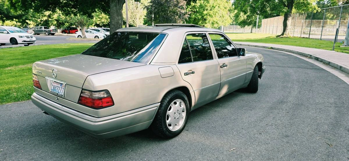 1994 Mercedes-Benz W124 E-Class - Image 2 of 18