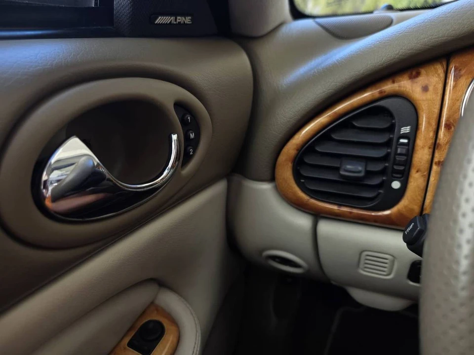 2006 Jaguar X100 XK8 - Image 8 of 24