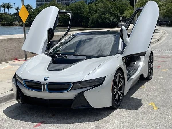 2015 BMW i8 - Image 13 of 21