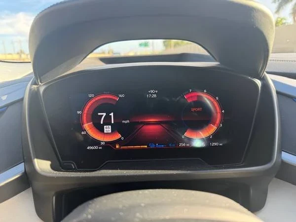 2015 BMW i8 - Image 15 of 21