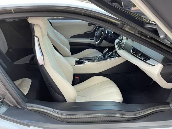2015 BMW i8 - Image 12 of 21