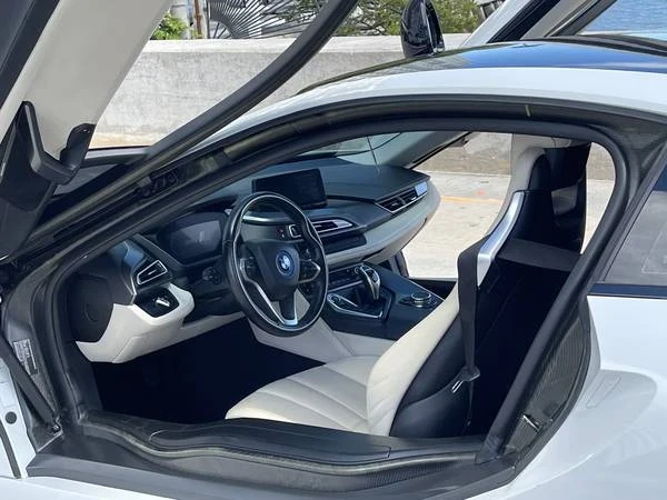 2015 BMW i8 - Image 17 of 21